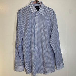 009 NWOT Stafford Travel Easy Care Broadcloth Long Sleeve Button Down Blue White